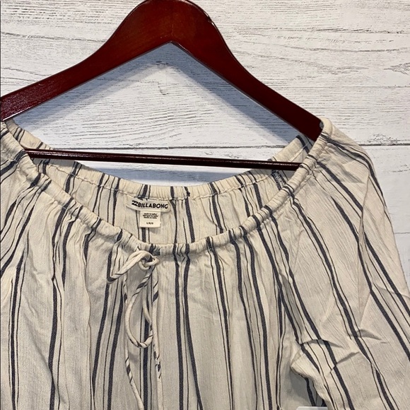 ❌SOLD LOCALLY- NWT Billabong top - Picture 4 of 11
